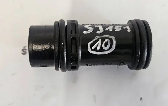 BMW 5 E60 E61 Engine oil radiator 70310379