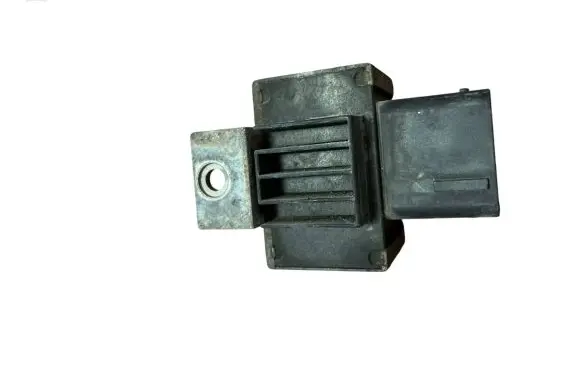 Nissan X-Trail T31 Glow plug pre-heat relay 8200772800