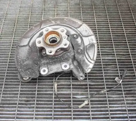 BMW 5 G30 G31 Rear wheel hub 6866338