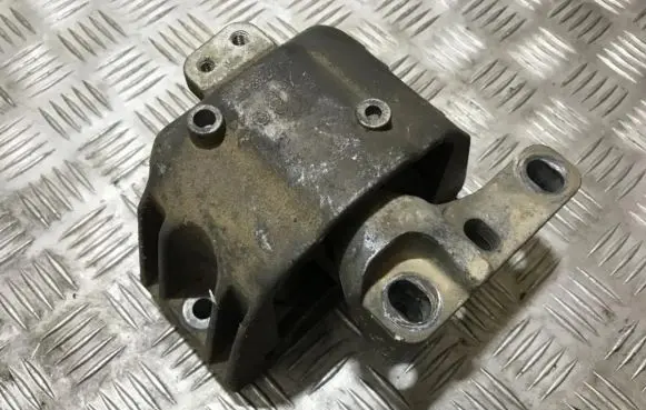 Volkswagen Golf IV Engine mount bracket 1j0199282