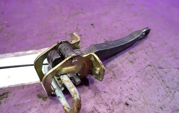 BMW 7 E38 Front door check strap stopper 82346051