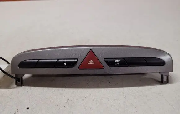 Peugeot 308 Hazard light switch 9659215177
