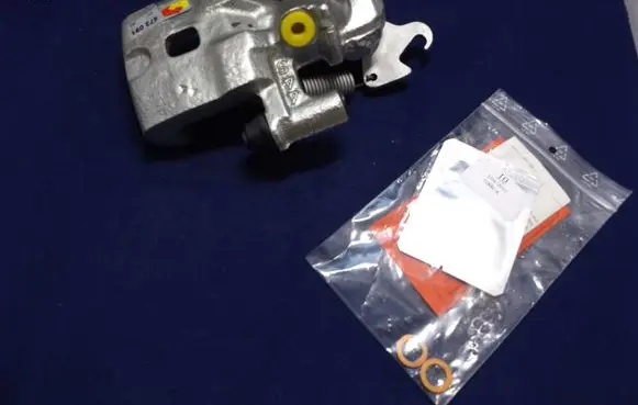 Nissan Sunny Rear brake caliper 0986473091 4401158Y00