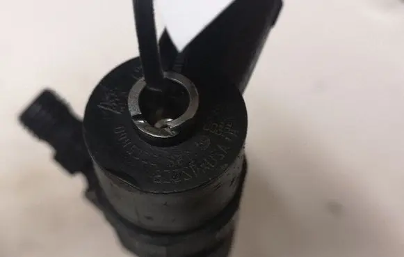 Opel Insignia A Fuel injector 0445110327
