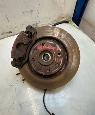 Citroen Berlingo Front wheel hub spindle knuckle 213