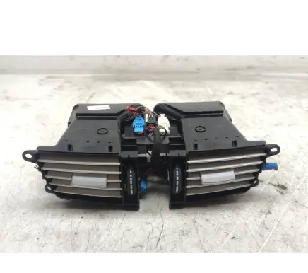 Mercedes-Benz E W212 Dashboard center trim panel A2128302554 06825001