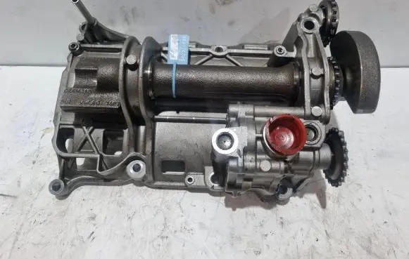 Volkswagen Polo V 6R Oil pump balance shaft 03P103127C