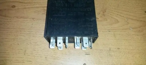 Audi A4 S4 B5 8D Other relay 4b0919471 5kg00656804