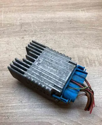 Mercedes-Benz A W168 Coolant fan relay A0275458032 ESG300 WITHPLUG