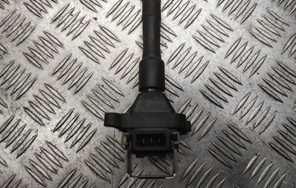 BMW 5 E39 High voltage ignition coil 1703227 0221504004