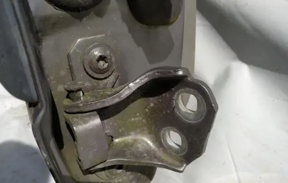 Renault Laguna I Rear door lower hinge