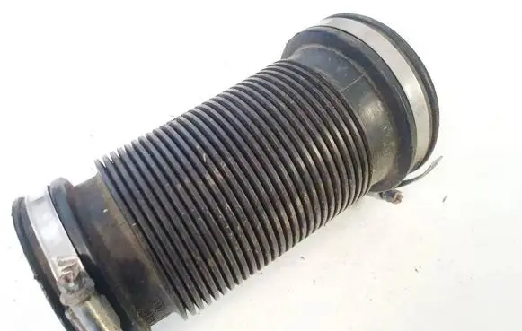 Audi A4 S4 B5 8D Air intake hose/pipe 8d0129627