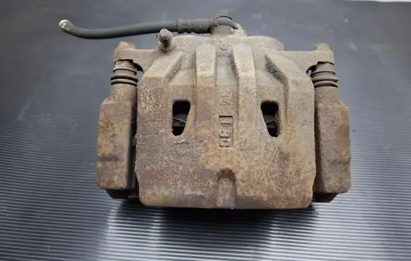 Lexus RX III Front brake caliper 