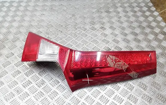 Volvo V70 Tailgate rear/tail lights
