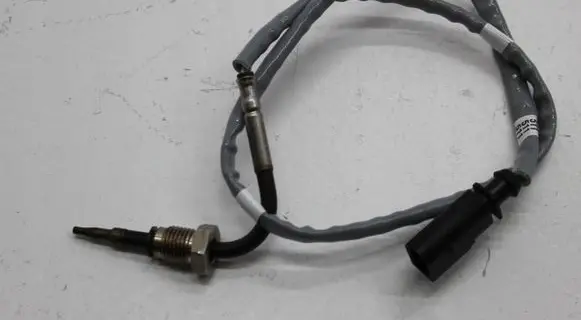 Volkswagen Touran II Exhaust gas temperature sensor 04L906088CE