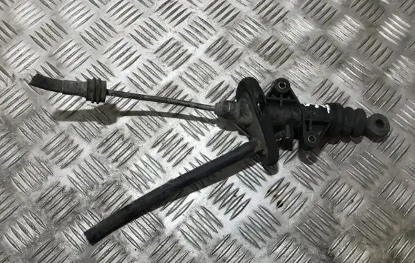 Ford Mondeo MK II Clutch master cylinder