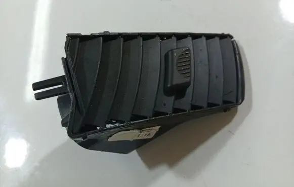 Opel Zafira B Dash center air vent grill 13145056