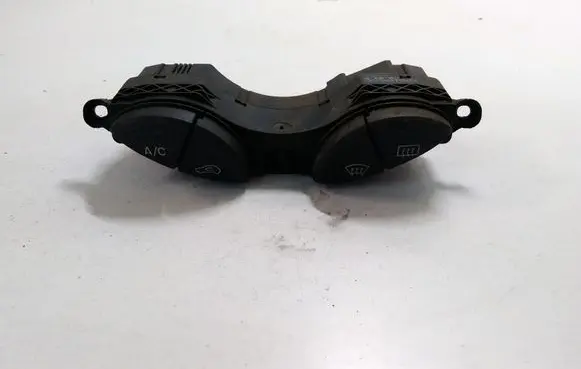 Windscreen/window heater switch