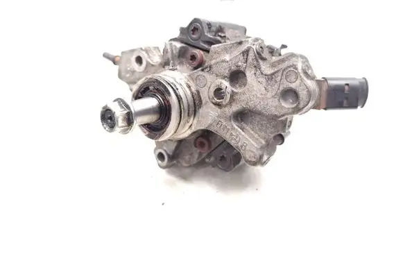 KIA Ceed Fuel injection high pressure pump 33100-2A710 28277574