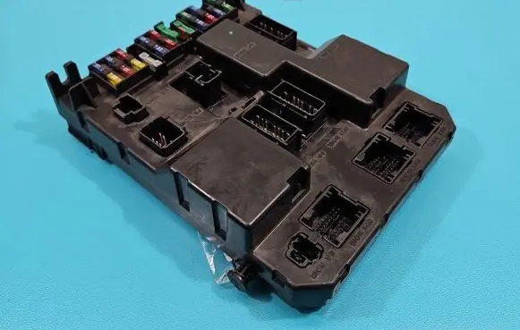 Peugeot 307 Central body control module 9651196980A IMPRK1448832