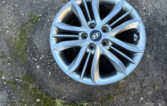 Hyundai ix35 R17 alloy rim