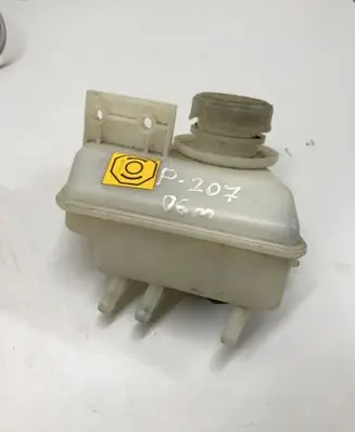 Peugeot 207 CC Brake fluid reservoir 