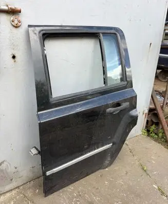 Jeep Patriot Rear door 