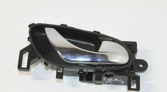 Nissan X-Trail T32 Front door interior handle 