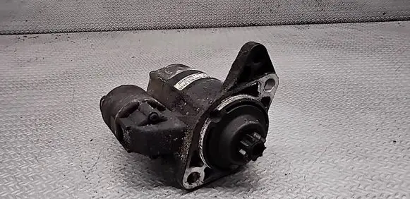 Volkswagen Golf IV Starter motor 020911023S D7ES5