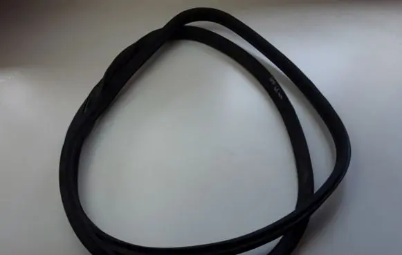 Mini Cooper Countryman R60 Front door rubber seal 9808548