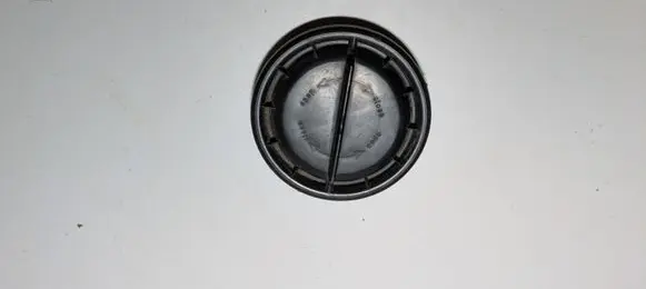 Mercedes-Benz C W203 Headlight/headlamp dust cover 14735400