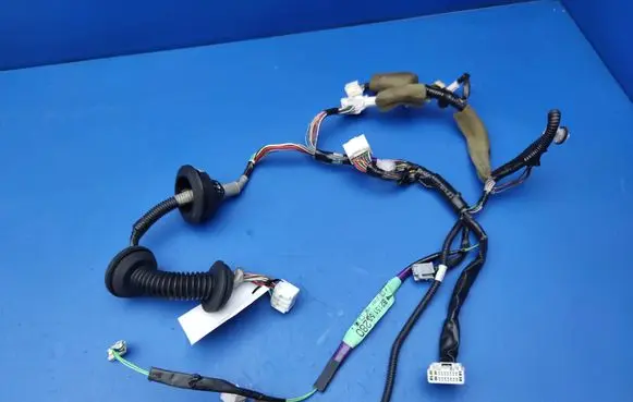 Lexus LS 430 Front door wiring loom 8215150280 70358382TB1