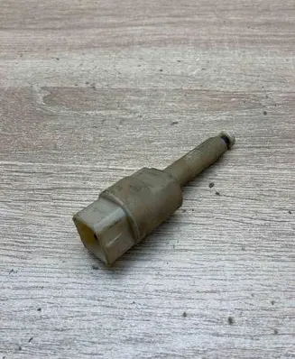 Audi A4 S4 B5 8D Brake pedal sensor switch 4A0945515A