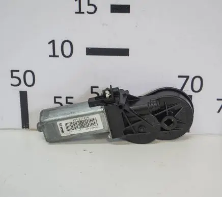 Volkswagen PASSAT B6 Seat adjustment motor 922174102