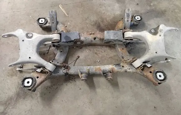 BMW X5 E70 Rear subframe 6770954 6770953