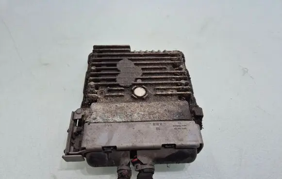 Volkswagen PASSAT B7 Engine control unit/module 03L907425C