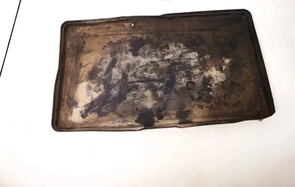Battery box tray