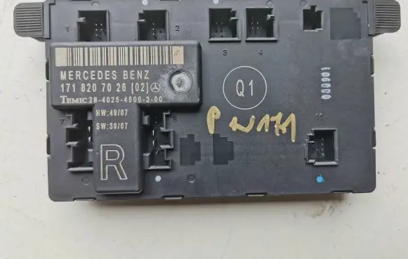 Mercedes-Benz SLK R171 Door control unit/module 1718207026