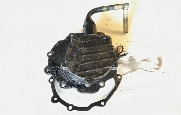 Mercedes-Benz Vito Viano W638 Vacuum pump A0002300065