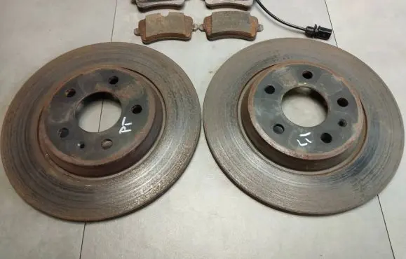 Audi A6 S6 C7 4G Rear brake disc 8K0615601J