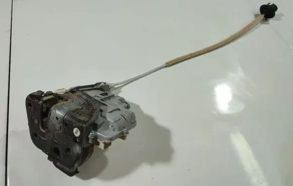 Audi A3 S3 8P Front door lock