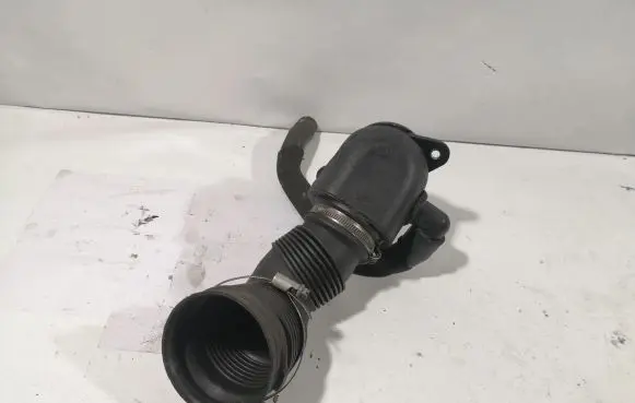 Audi A4 S4 B7 8E 8H Air intake duct part 8E0129615