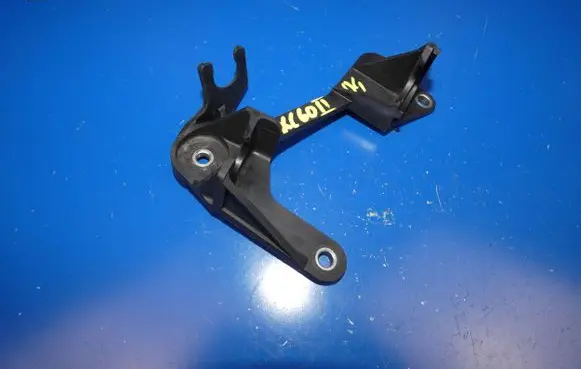 Volvo XC60 Gear shift cable bracket 31325391 D16GF30