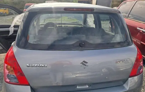 Suzuki Swift I Tailgate/trunk/boot lid