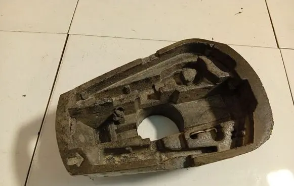 Volkswagen Polo IV 9N3 Spare wheel section trim 