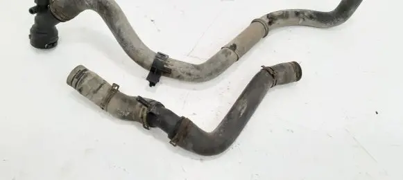 Volkswagen Golf IV Engine coolant pipe/hose