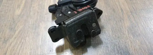 Toyota Avensis T270 Tailgate/trunk/boot lock/catch/latch