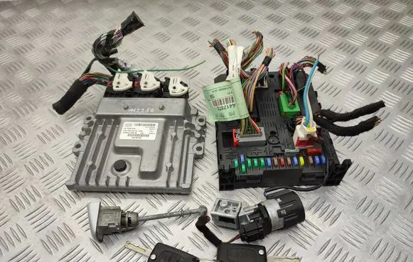 Citroen C5 Engine ECU kit and lock set 9666912580 9667082380 9663123380