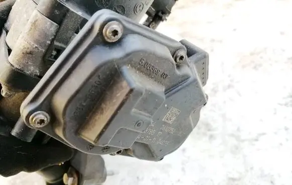BMW 5 F10 F11 Throttle valve 50836903