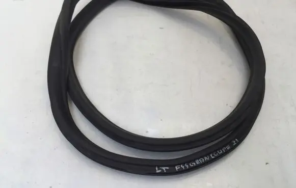 BMW 2 F44 Rubber seal rear door 7483099